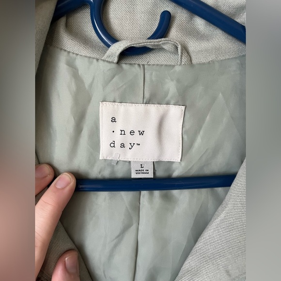 Target A New Day light green padded fall essential woman’s jacket size large - Picture 5 of 6